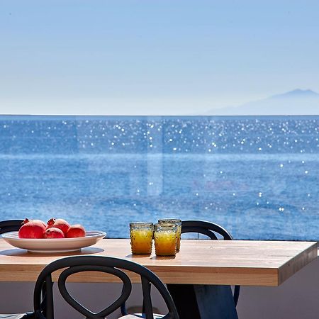 Incognito Beach Villa Santorini Kamári Kültér fotó
