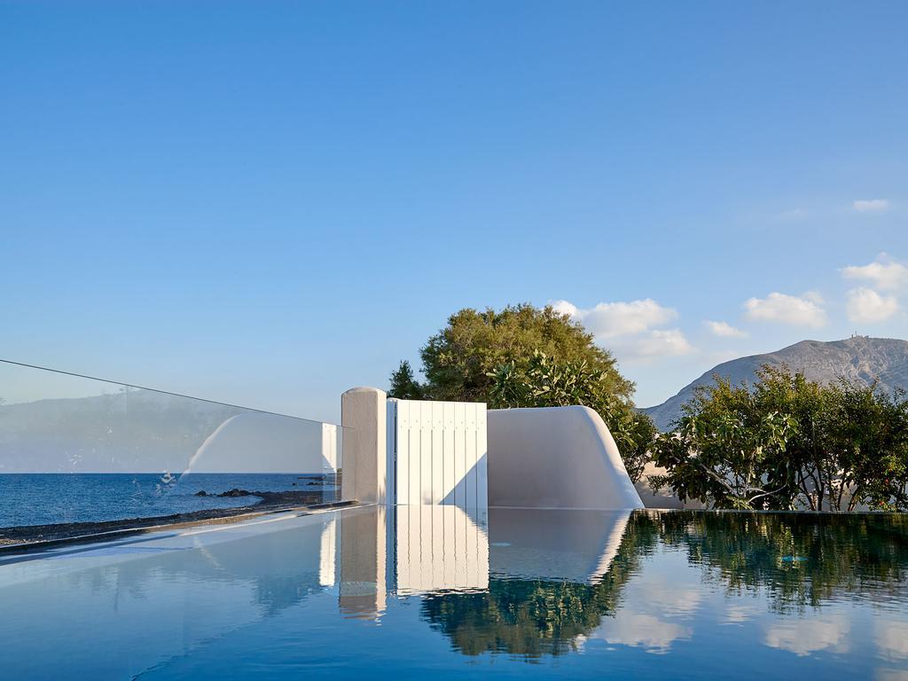 Incognito Beach Villa Santorini Kamári Kültér fotó