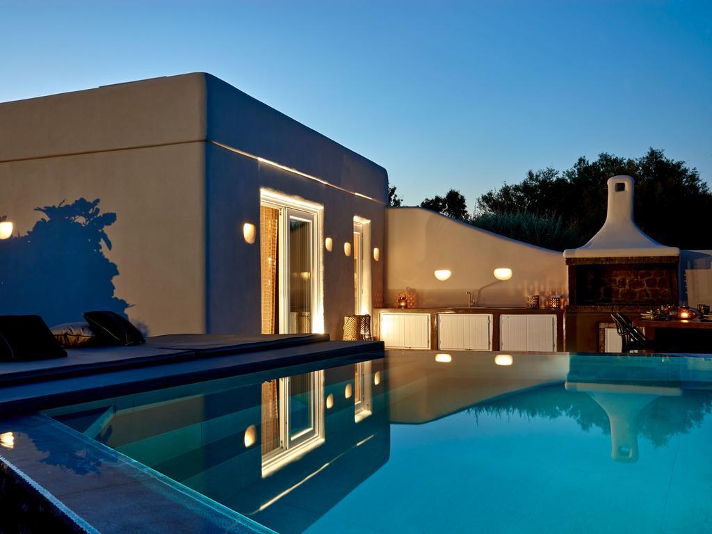 Incognito Beach Villa Santorini Kamári Kültér fotó
