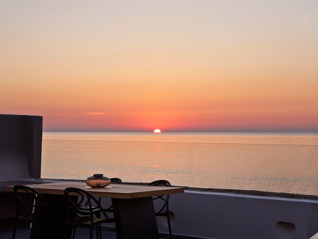 Incognito Beach Villa Santorini Kamári Kültér fotó